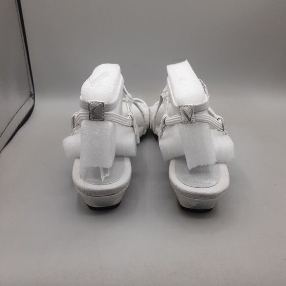 Ann Marino Sandals Zest Helps Women's 6M Silver White Iridescent - Picture 5 of 9